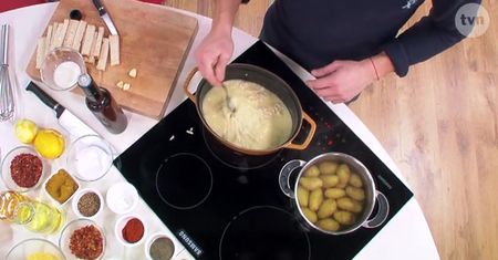 Serowe fondue z kuchni alpejskiej