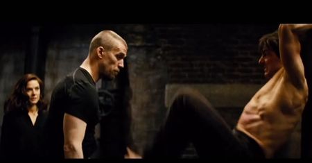 Goła klata Cruise'a promuje "Misson: Impossible 5"