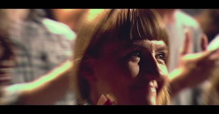 Joanna Kulig w teledysku primującym "Disco Polo"