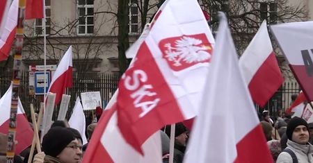Tysiące ludzi przeszło w marszu PiS