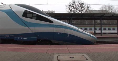 Pendolino z zewnątrz