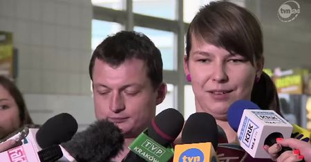 Rodzice Adasia dziękuję lekarzom i policjantowi