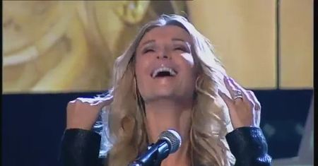 Joanna Krupa śpiewa piosenkę Justina Biebera