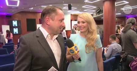 Kamil Durczok recytuje wiersze z dzieciństwa