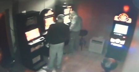 Poszukiwani sprawcy napadu na salon gier