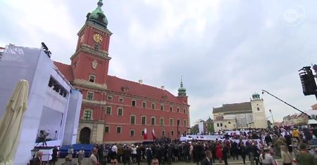 Prezydent powitał gości na pl. Zamkowym