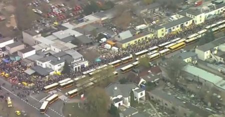W Warszawie olbrzymi tłok na cmentarzach