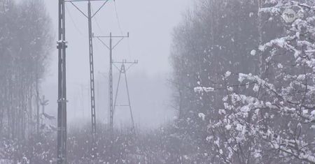 Tysiące domów bez prądu. Przez śnieg