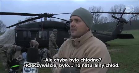 Amerykańskie śmigłowce wylądowały na polu
