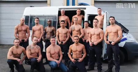 Policjanci rozebrali się do kalendarza