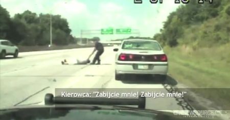 Pijany człowiek położył się na autostradzie