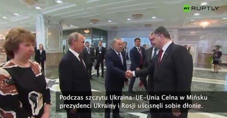 Poroszenko i Putin uścisnęli sobie dłonie