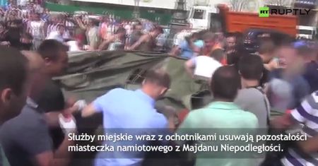 Starcia i przepychanki na Majdanie