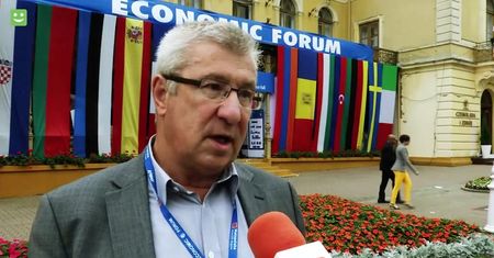 Każda firma powinna płacić na media