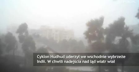Cyklon Hudhud uderzył we wschodnie wybrzeże Indii
