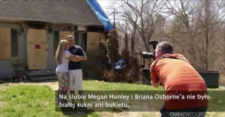 Wzięli ślub na zgliszczach domu