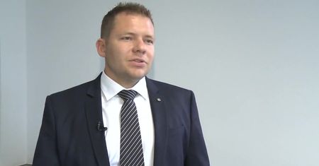 Ceny złota niższe o połowę