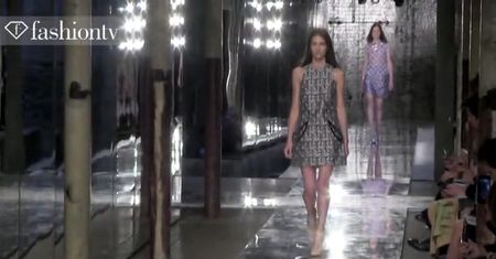 Christopher Kane w industrialnej scenerii