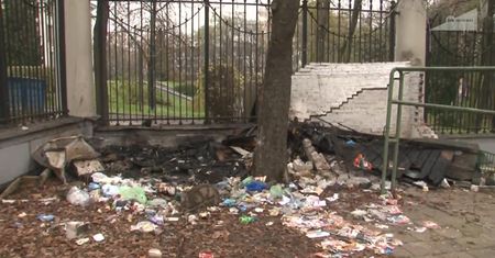 Zniszczenia po zamieszkach w Warszawie