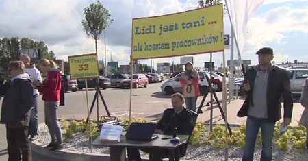 Pracownicy Lidla protestują
