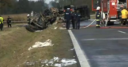 Dolnośląskie: Karetka zderzyła się z cysterną