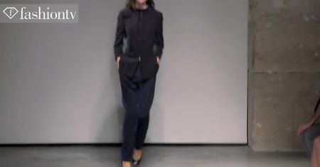 Elegancka bizneswoman od Atsuro Tayame