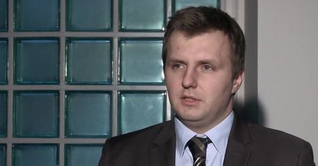 Benzyna będzie  kosztować mniej niż 5 zł