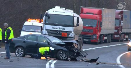Czołowe zderzenie koło Ostródy