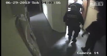 Mieszkaniec Strzelina oskarża policjantów