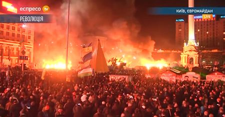 Berkut szturmuje Majdan