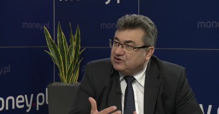 Wiatraki na morzu szansą dla polskich firm . ME nie rezygnuje jednak z atomu