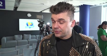 Tomasz Niecik hoduje gołębie? "Jakieś pióra się sypią, nie wiadomo, o co chodzi"