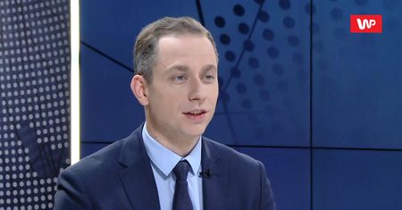 "Niebywały skandal". Cezary Tomczyk o zatrzymaniu za pomalowanie aureoli Matki Boskiej