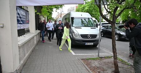 Julia Wieniawa wyznaje: "Konsultuję każdą kreację ze stylistą"