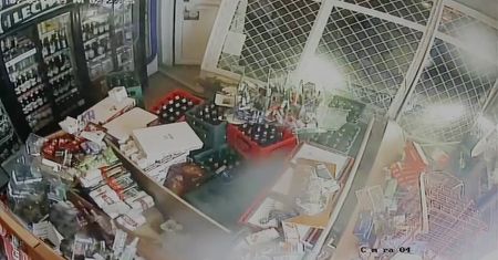Wjechała samochodem do sklepu i ukradła alkohol. Szkody wyniosły 20 tys. zł