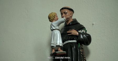 "Tylko nie mów nikomu". Ofiara ks. Franciszka Cybuli: Wiele razy mnie molestował