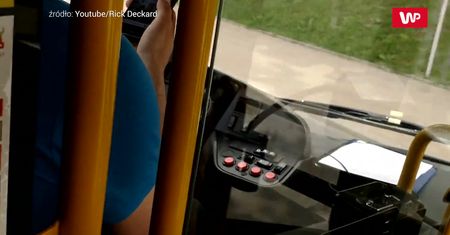 Kierowca z nosem w telefonie. Pasażer wrzucił wideo do sieci