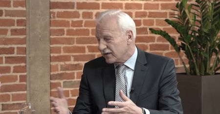Andrzej Olechowski w "Racji Stanu" porównał Donalda Tuska do boksera. Czemu?