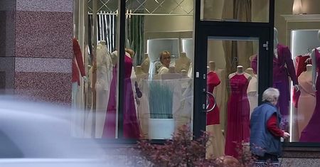 Grażyna Torbicka przebiera w sukienkach Violi Piekut
