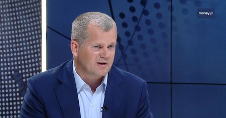 "Lotnisko w Modlinie jest na równi pochyłej". Szef PPL mówi, że jest bezradny