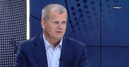 Rekordy w liczbie obsłużonych pasażerów, ale słabe wyniki finansowe. Szef PPL o porcie lotniczym w Modlinie