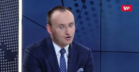 "Tłit". Mikołaj Pawlak o nieletnich matkach. Proponuje debatę rzecznikowi praw obywatelskich