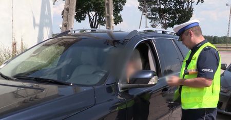 Jechał 125 km/h przy ograniczeniu do 60. Mandat nie zrobił na nim wrażenia