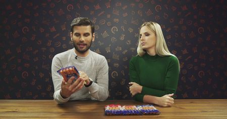 Spróbowali ostrych parówek. "Wypali Ci przełyk"