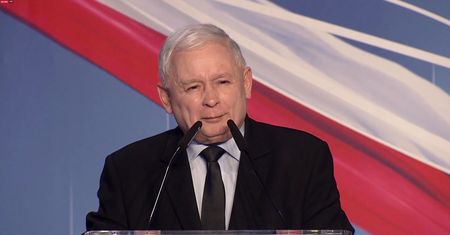 Wybory parlamentarne 2019. Jarosław Kaczyński: zza pleców słychać wilka. "Manipulują Polakami"