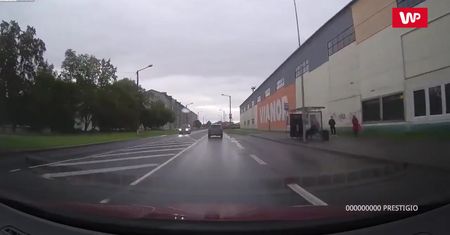 Poślizg na zakręcie. Nagranie świadka