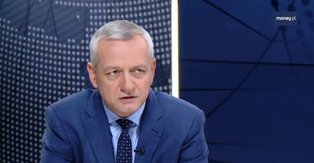 Budowa sieci 5G w Polsce. Minister mówi o organizacjach, które próbują wywołać "niepokój społeczny"