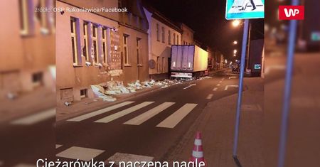 Niebezpieczne przytarcie. Zdjęcia z miejsca wypadku w Rakoniewicach