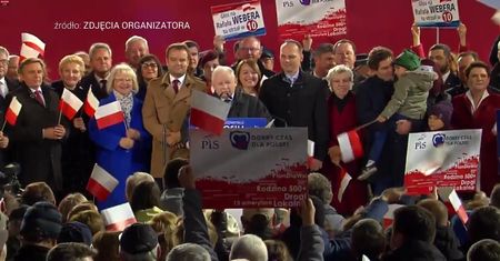 Konwencja PiS w Stalowej Woli. Jarosław Kaczyński ostrzega przed "Koalicją Chaosu"