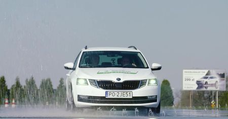 Kodeks Bezpiecznej Drogi z Skoda Auto Szkoła- Odcinek 5- Zagrożenia związane z poślizgiem